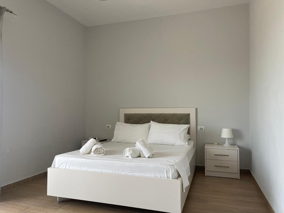 Almando Hotel *