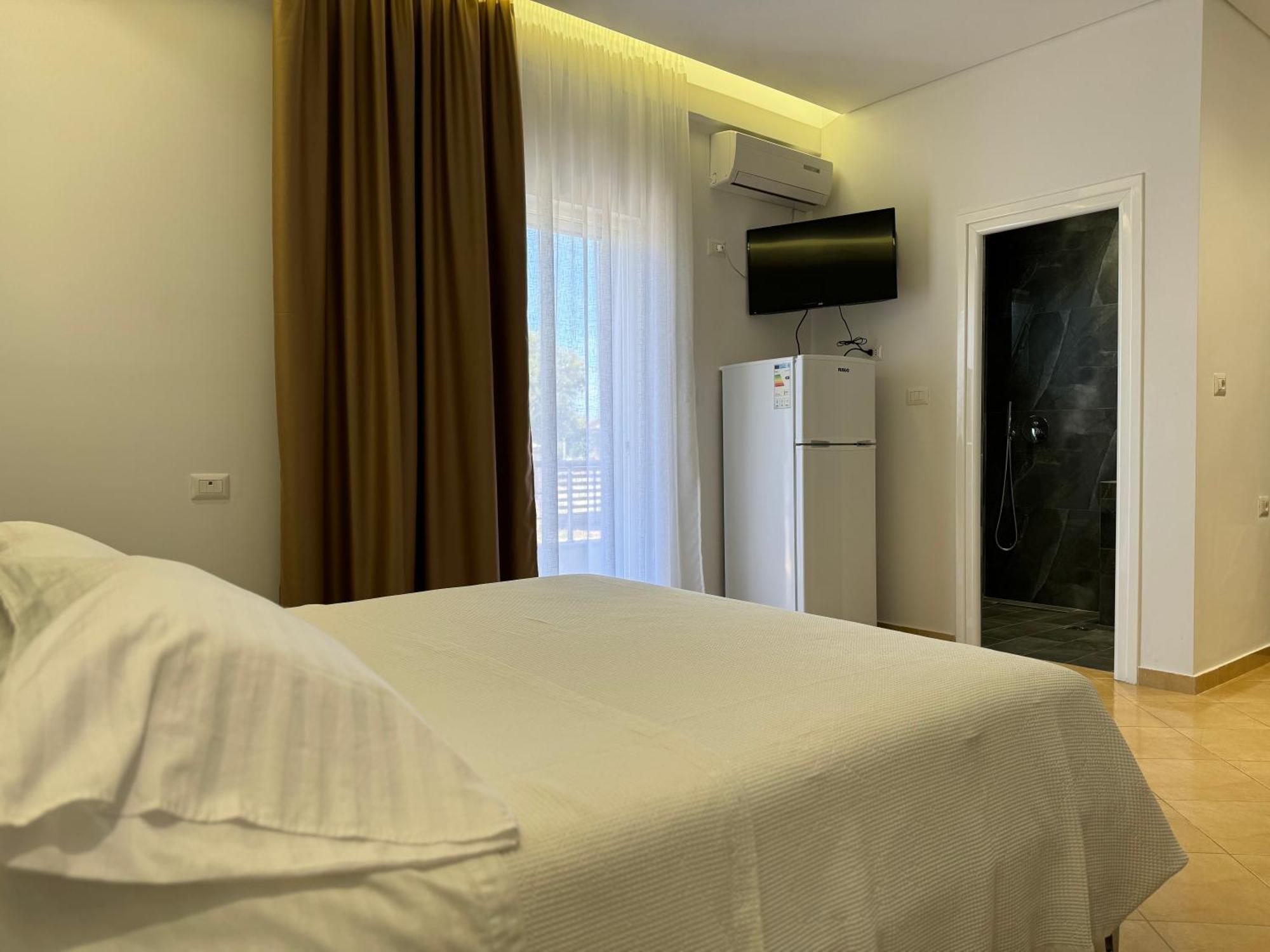 Almando Hotel *
