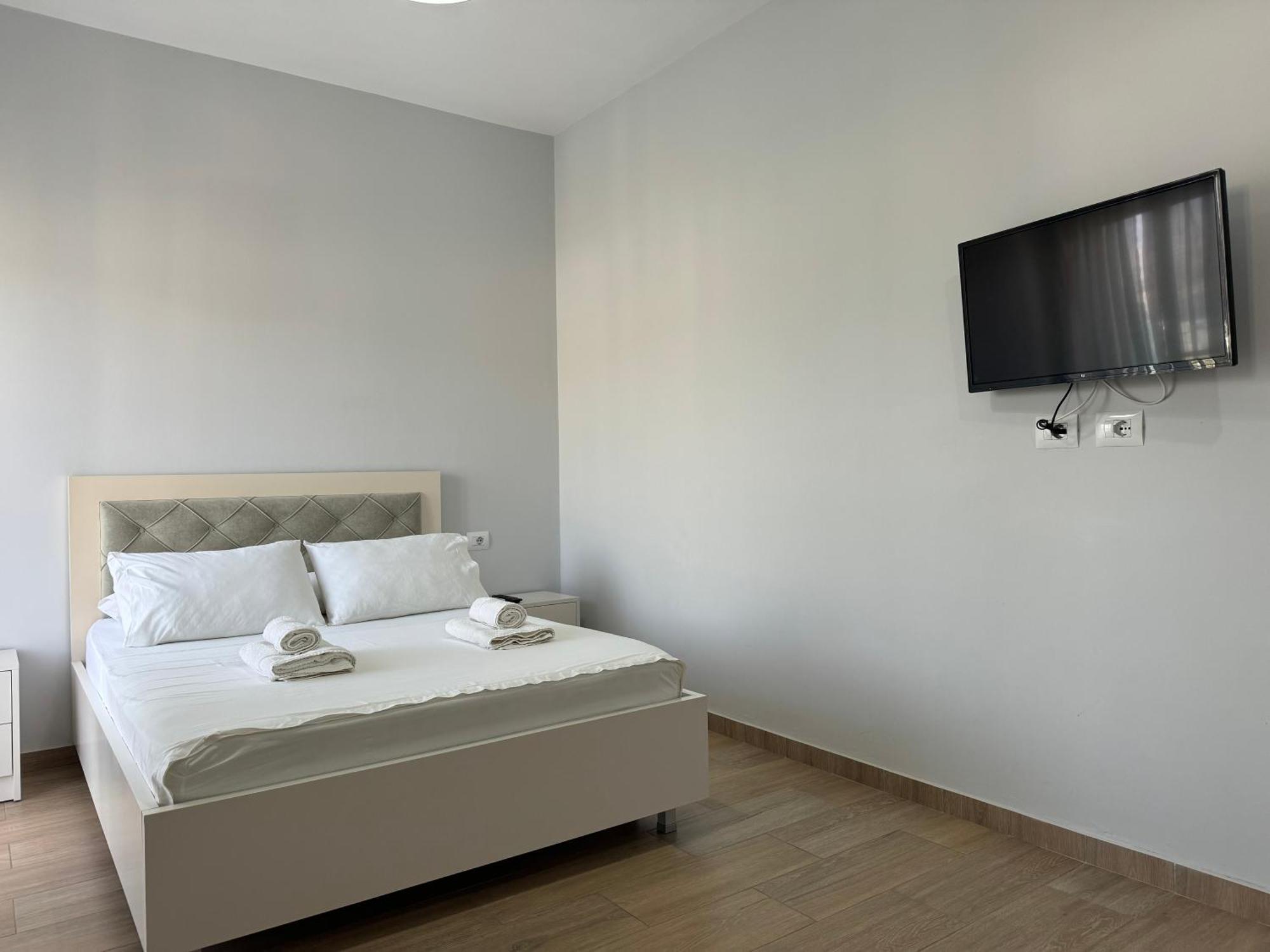 Almando Hotel *